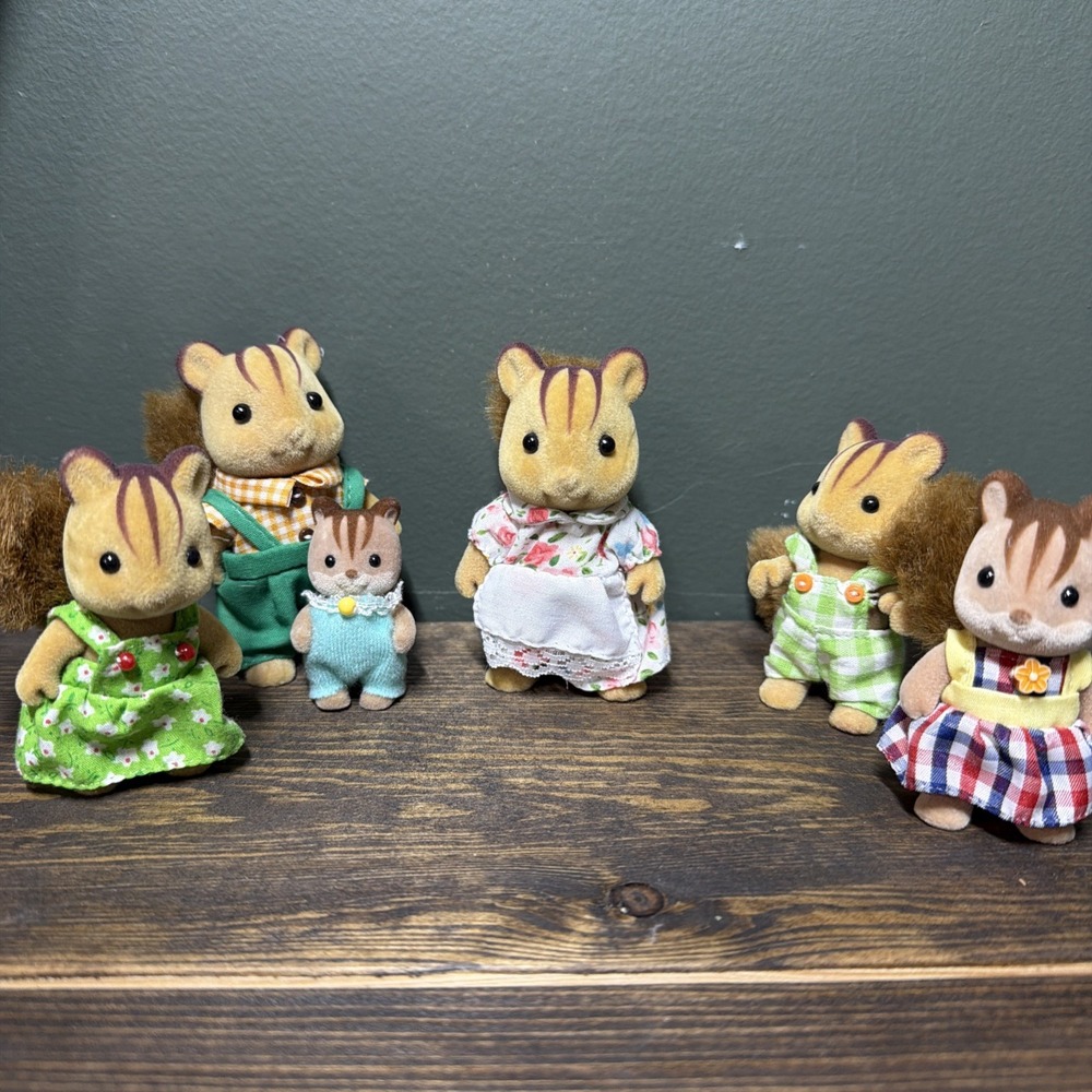 Rare Calico Critters Furbanks Squirrel Family Of 6 All Clothed And Beautiful